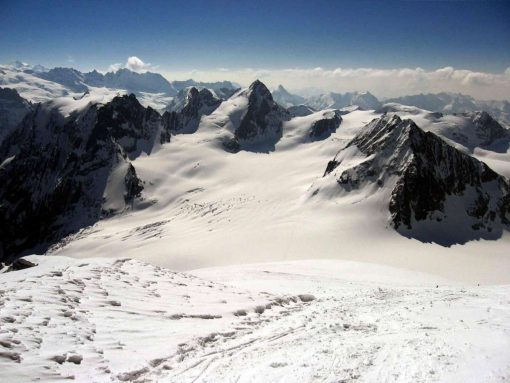 Evèque seen from the summit of Pigne d'Arolla.