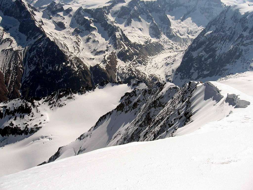 From the summit of Pigne d'Arolla