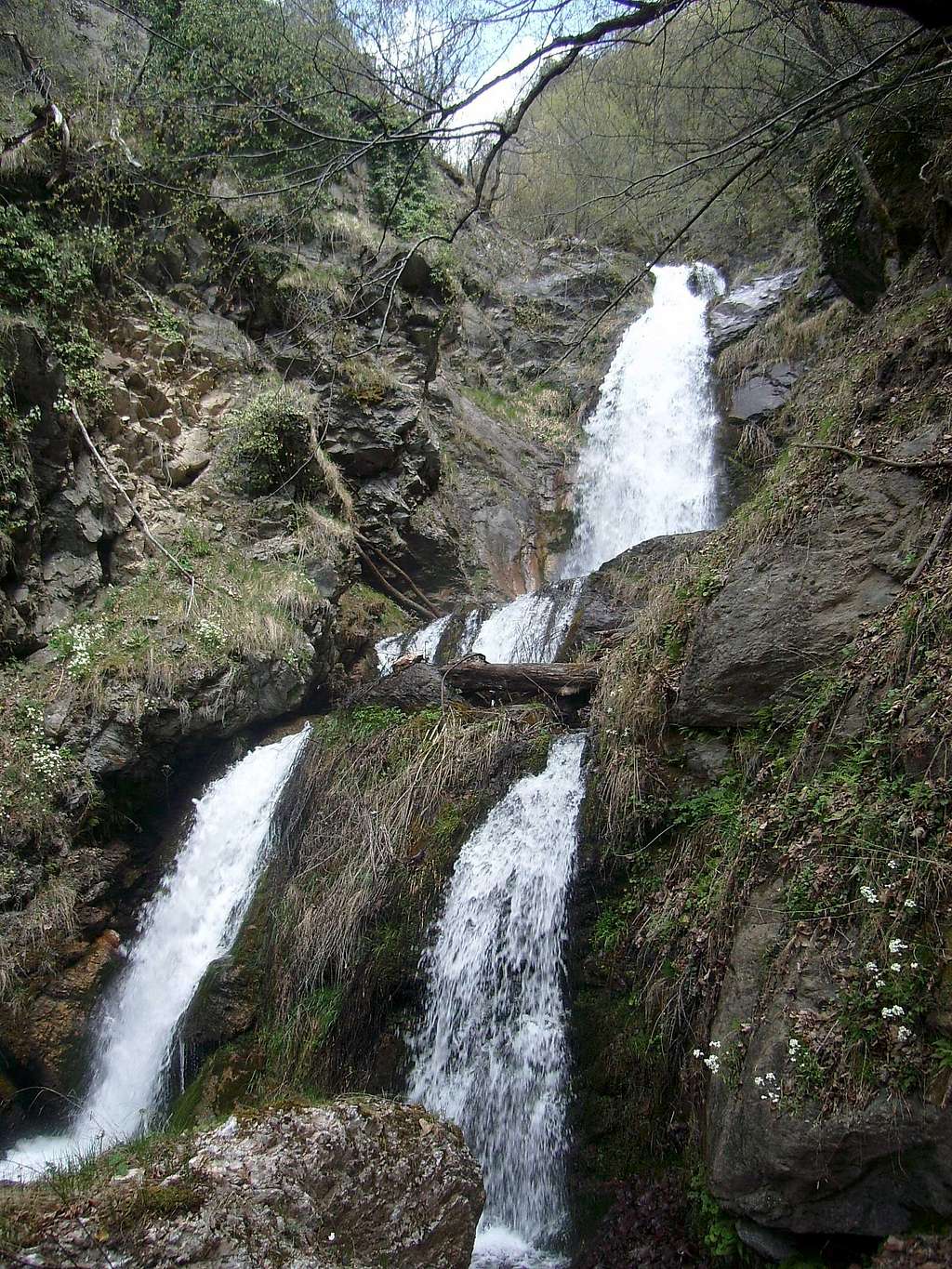 Gjenevica waterfalls