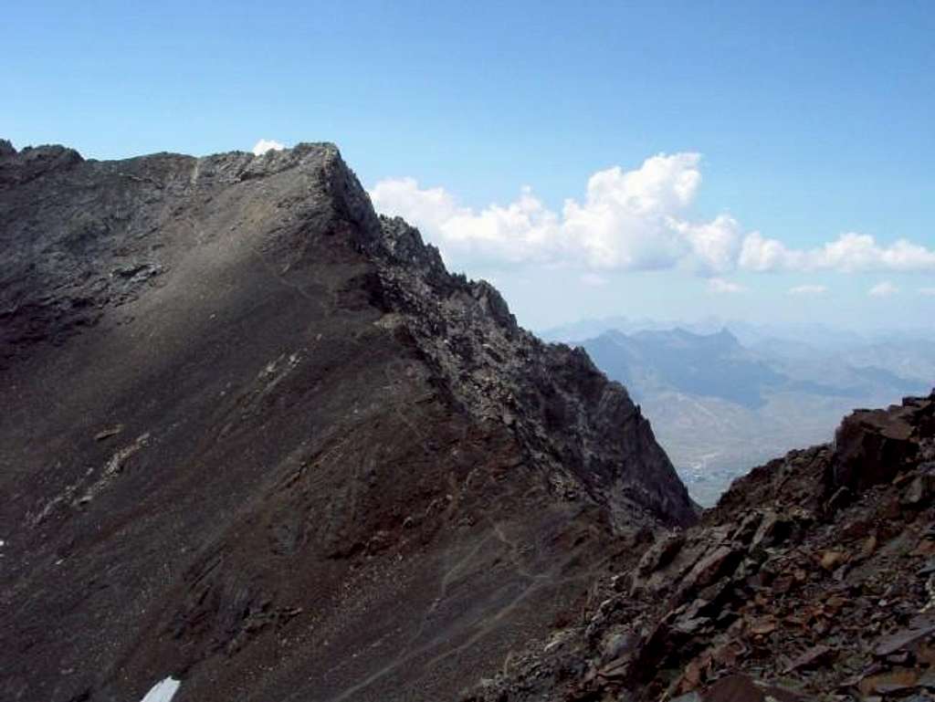 The peak of Algas (3036m)...