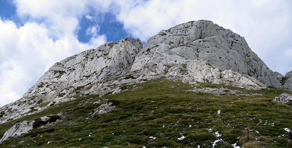 Both peaks of Llerenes
