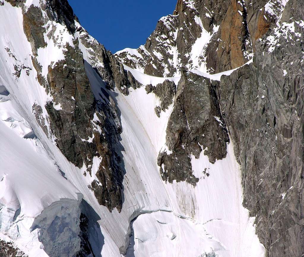 Il colle di Peuterey (3934 m)