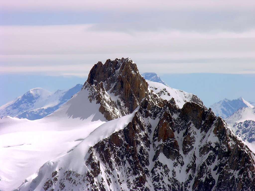 l'Aiguille de Triolet (3870 m)