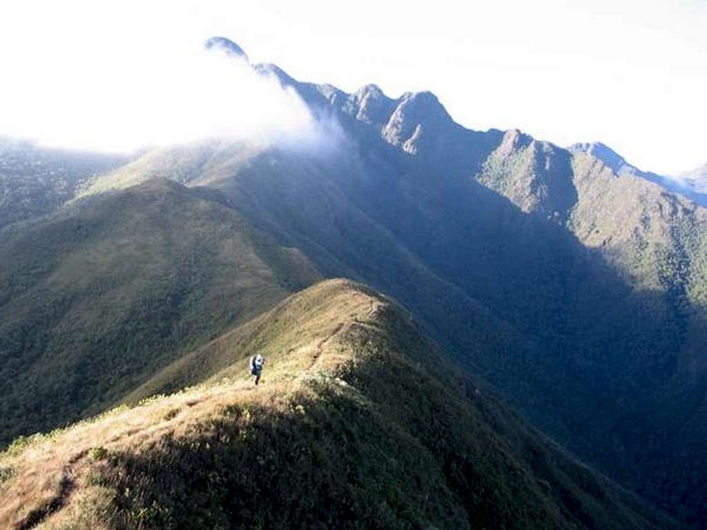 The trail to Pedra da Mina