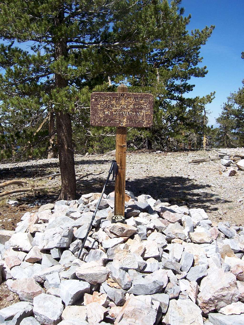 Old summit sign