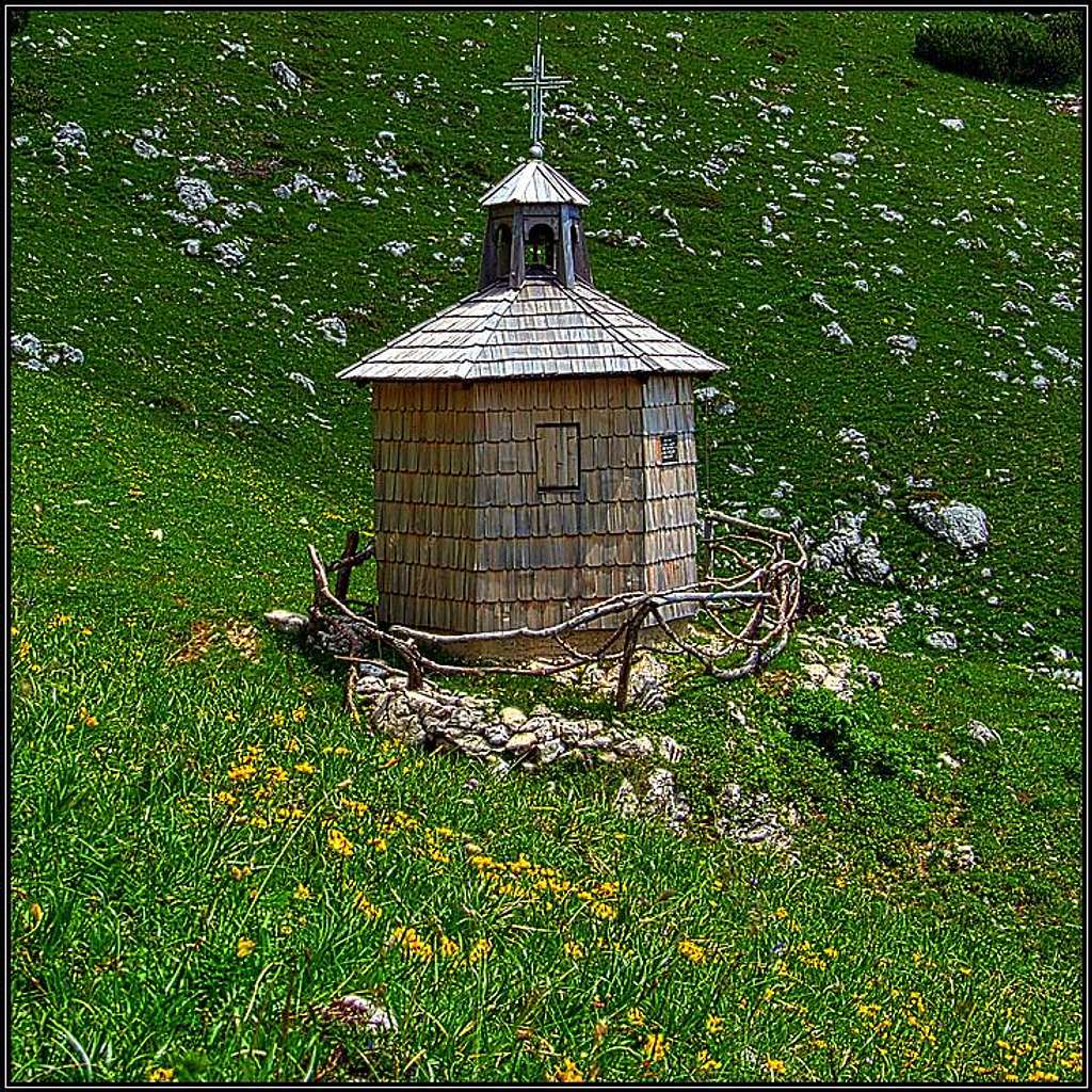 The modest chapel on Kosutna