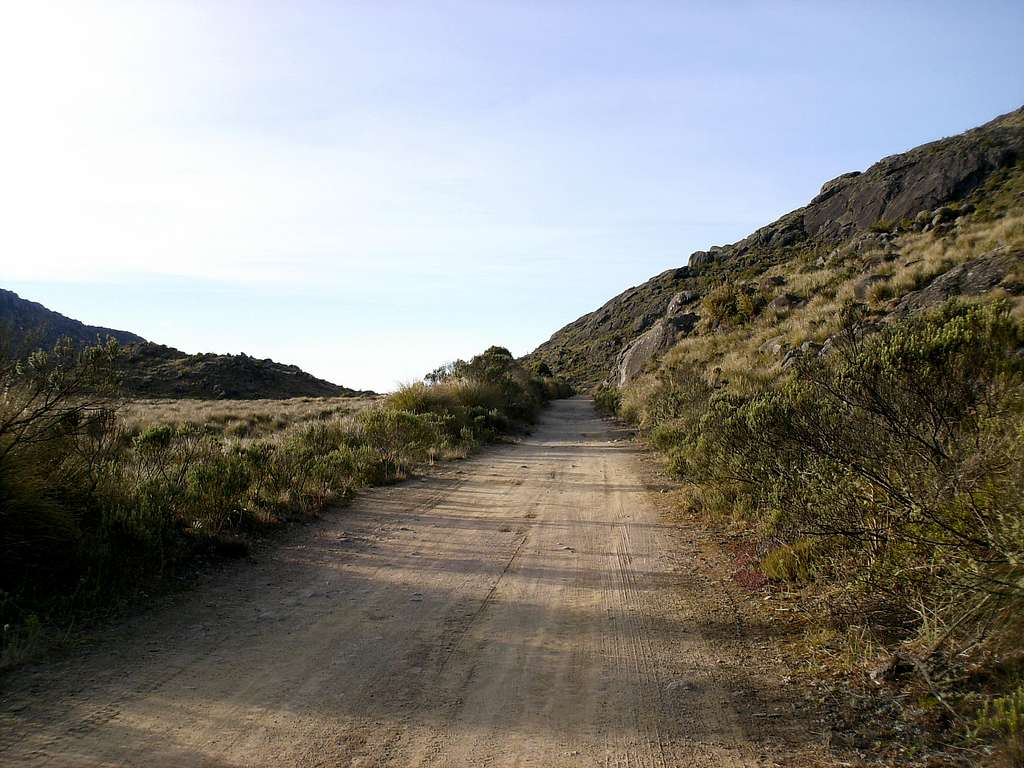 Itatiaia's road