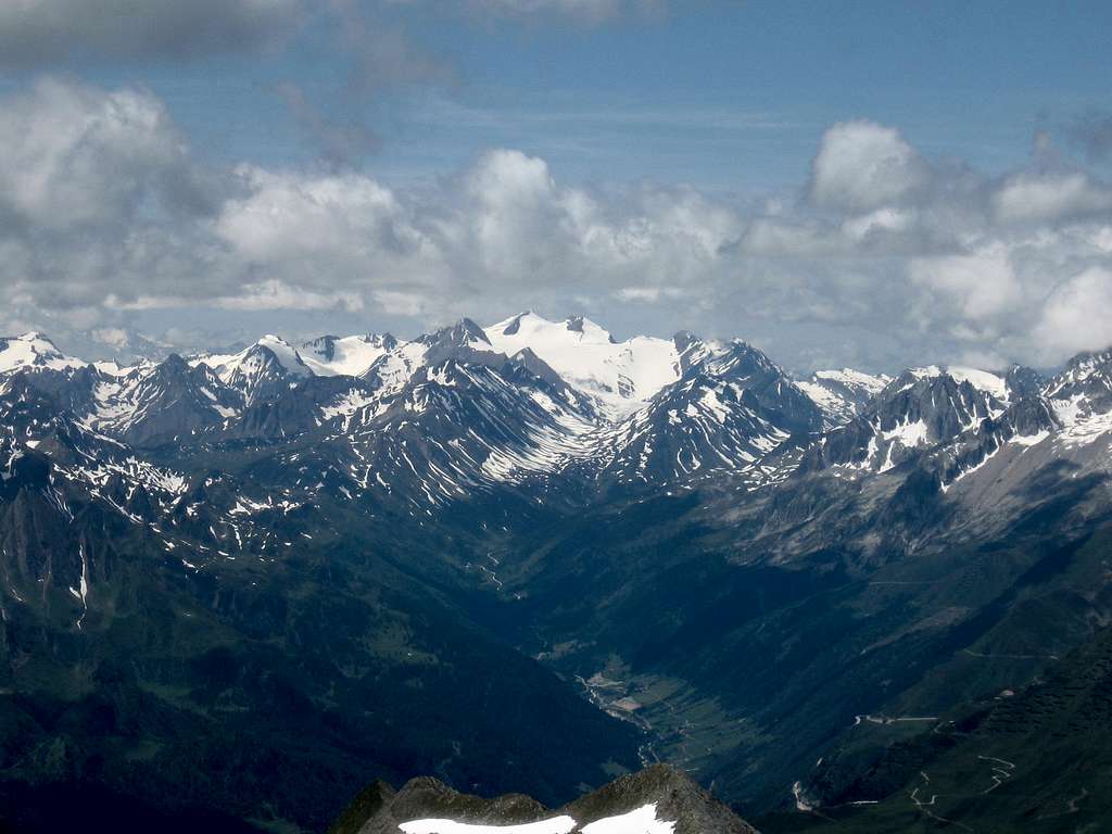 the Blinnenhorn and Nufenen in the west