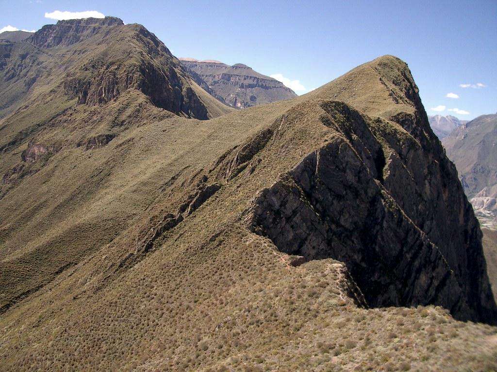 Use Trail on the Ridge of Teneccacca