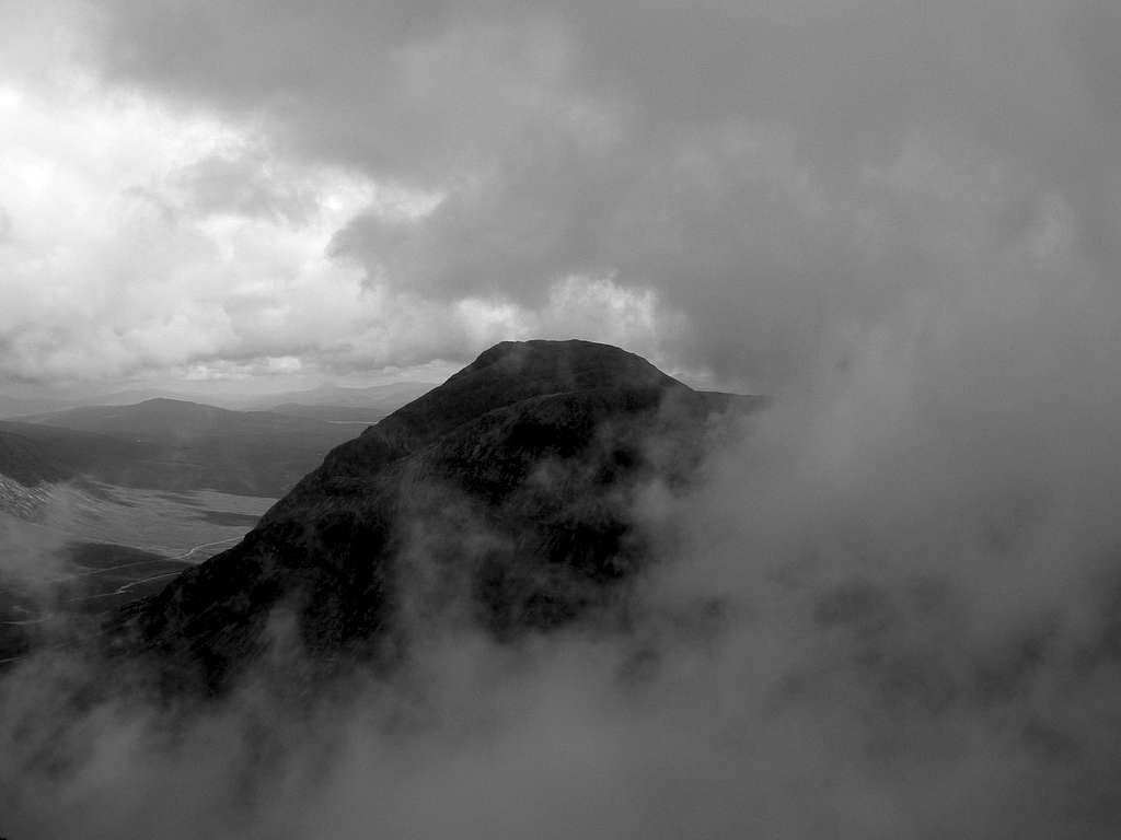 Buachaille Etive Mor as the cloud moves in. B&W