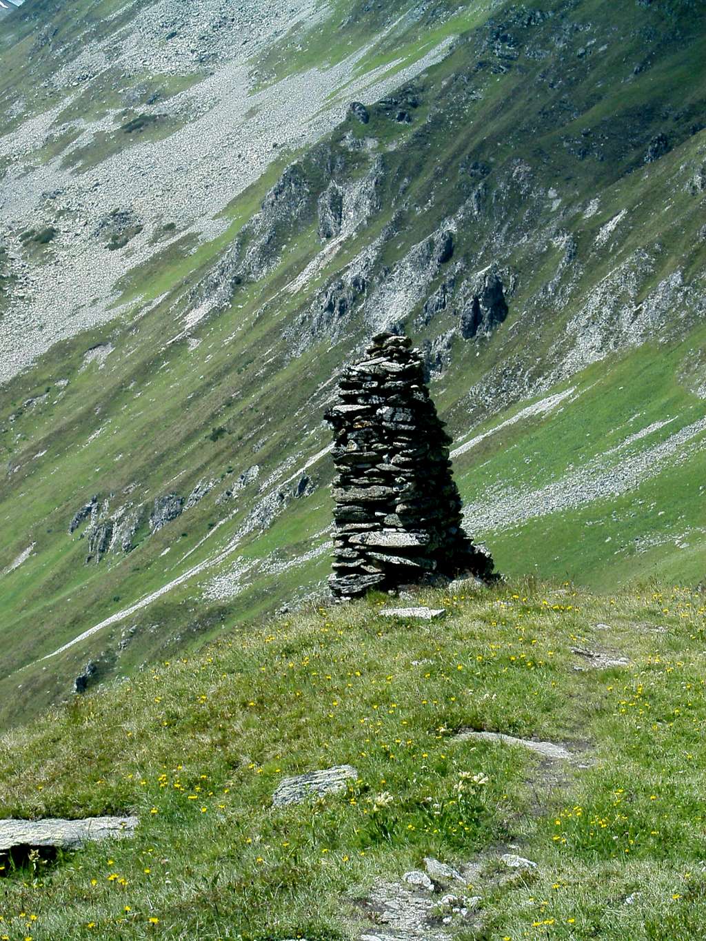 A cairn on the way to Fädnerspitze