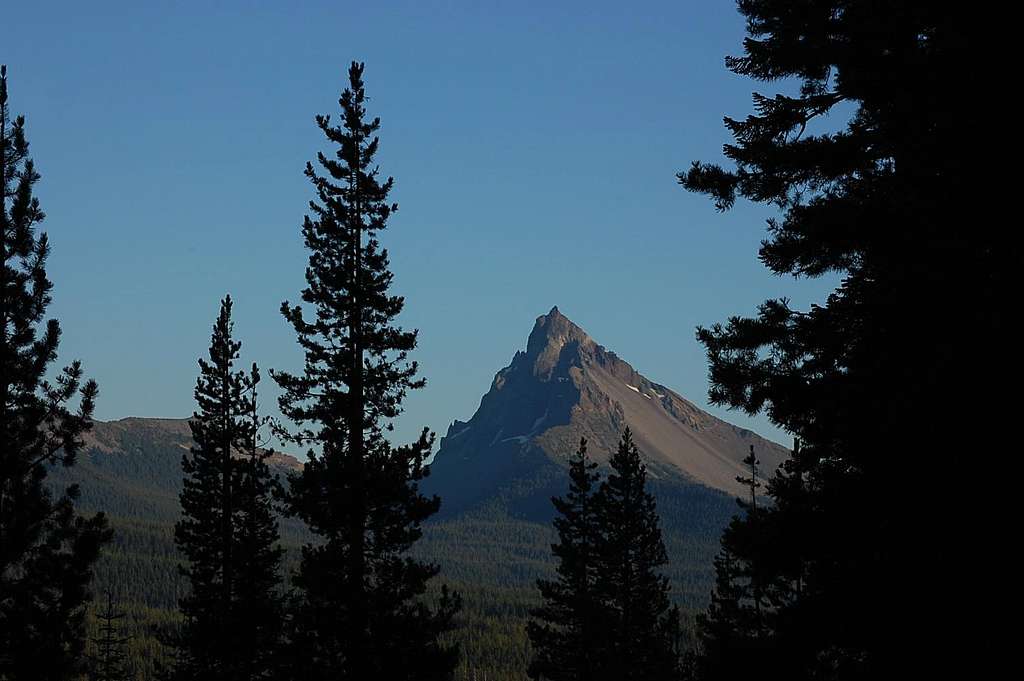 Mt. Thielsen from the road to Cinnamon Butte