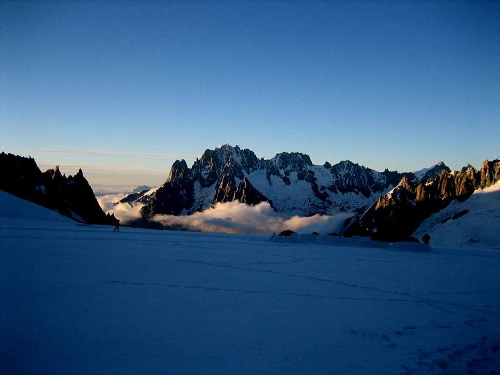 dawn on the Glacier du Geant
