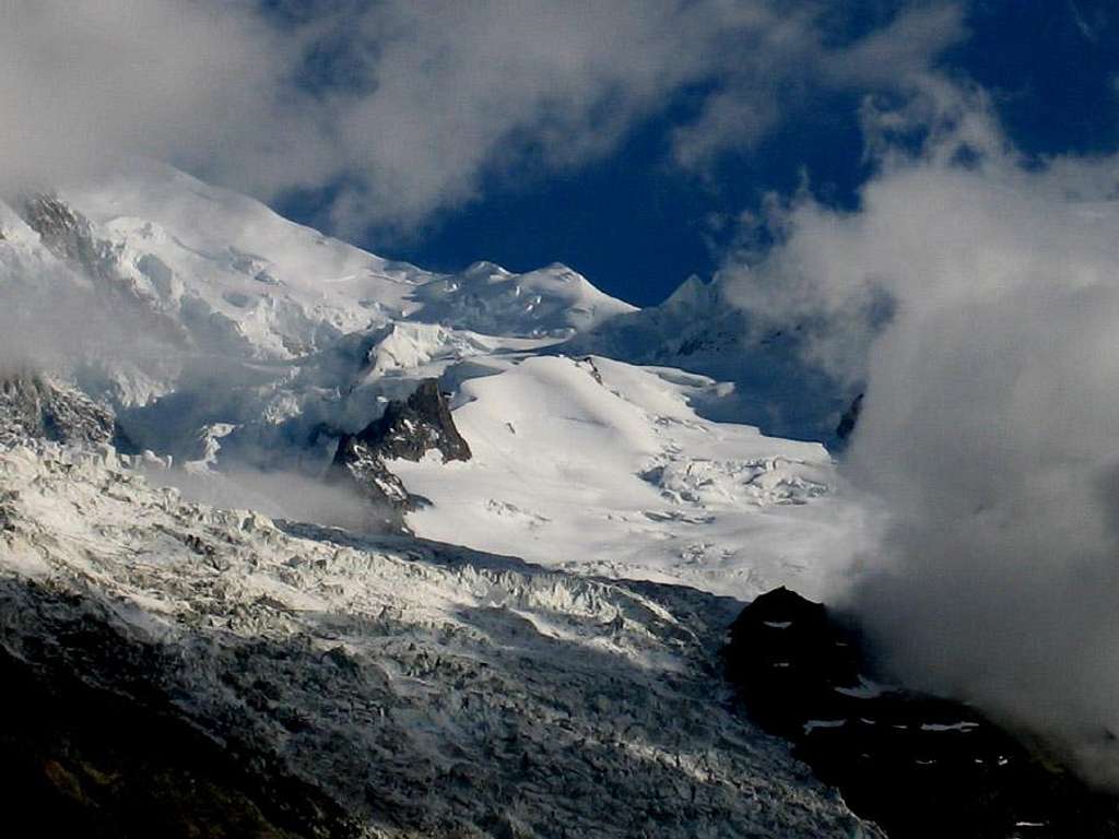 between the Mont Blanc(4810m) n. Dome de Gouter(4303m)