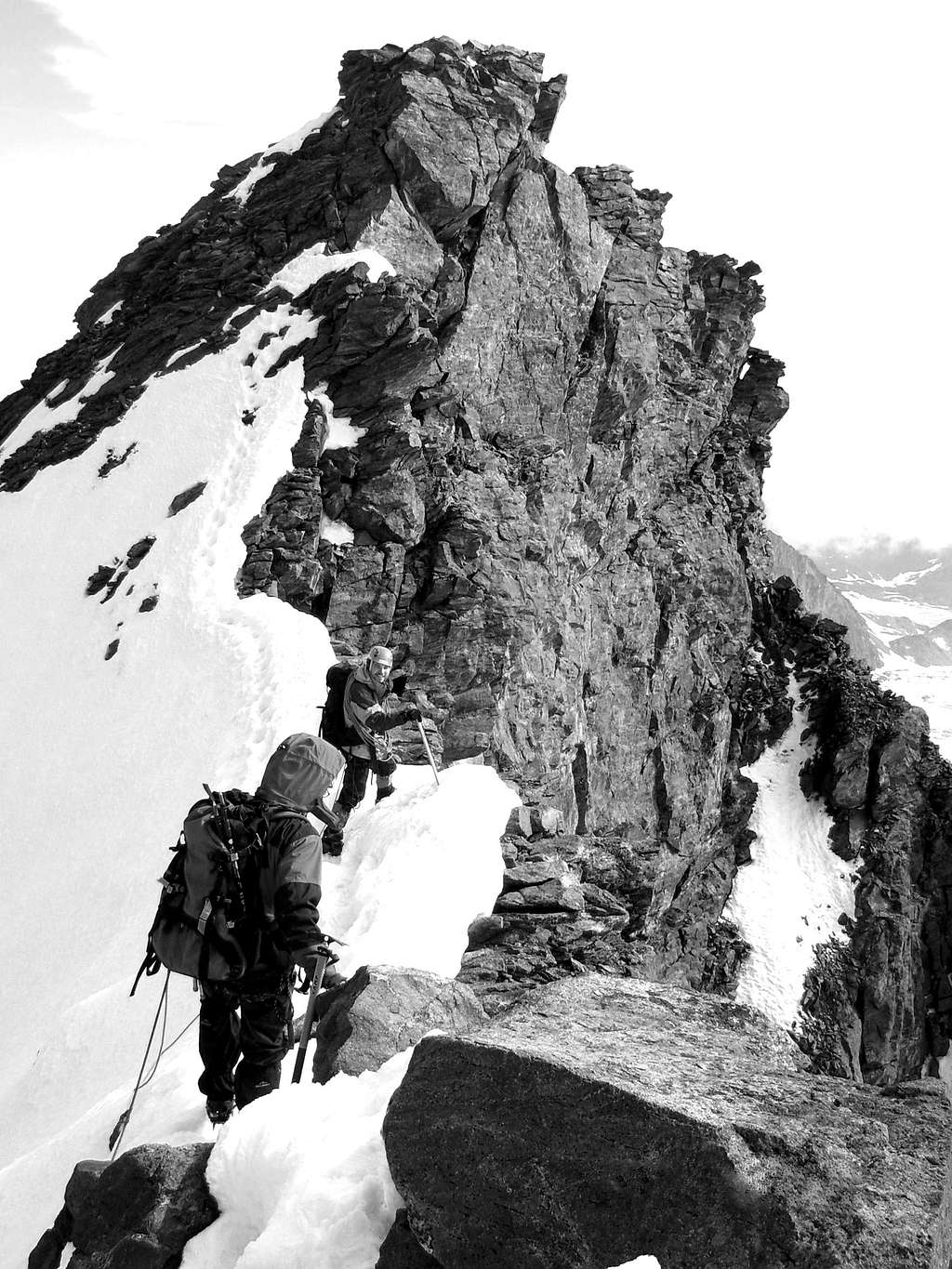 Airy ridge below Rimpfischhorn summit