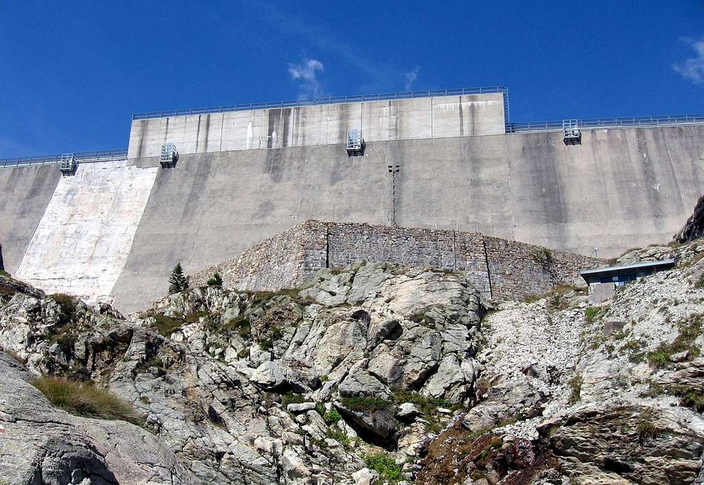 Lago Nero dam