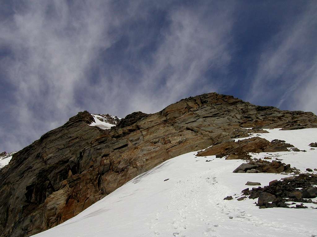 On the SE ridge of the Simonyspitze, 3488m.