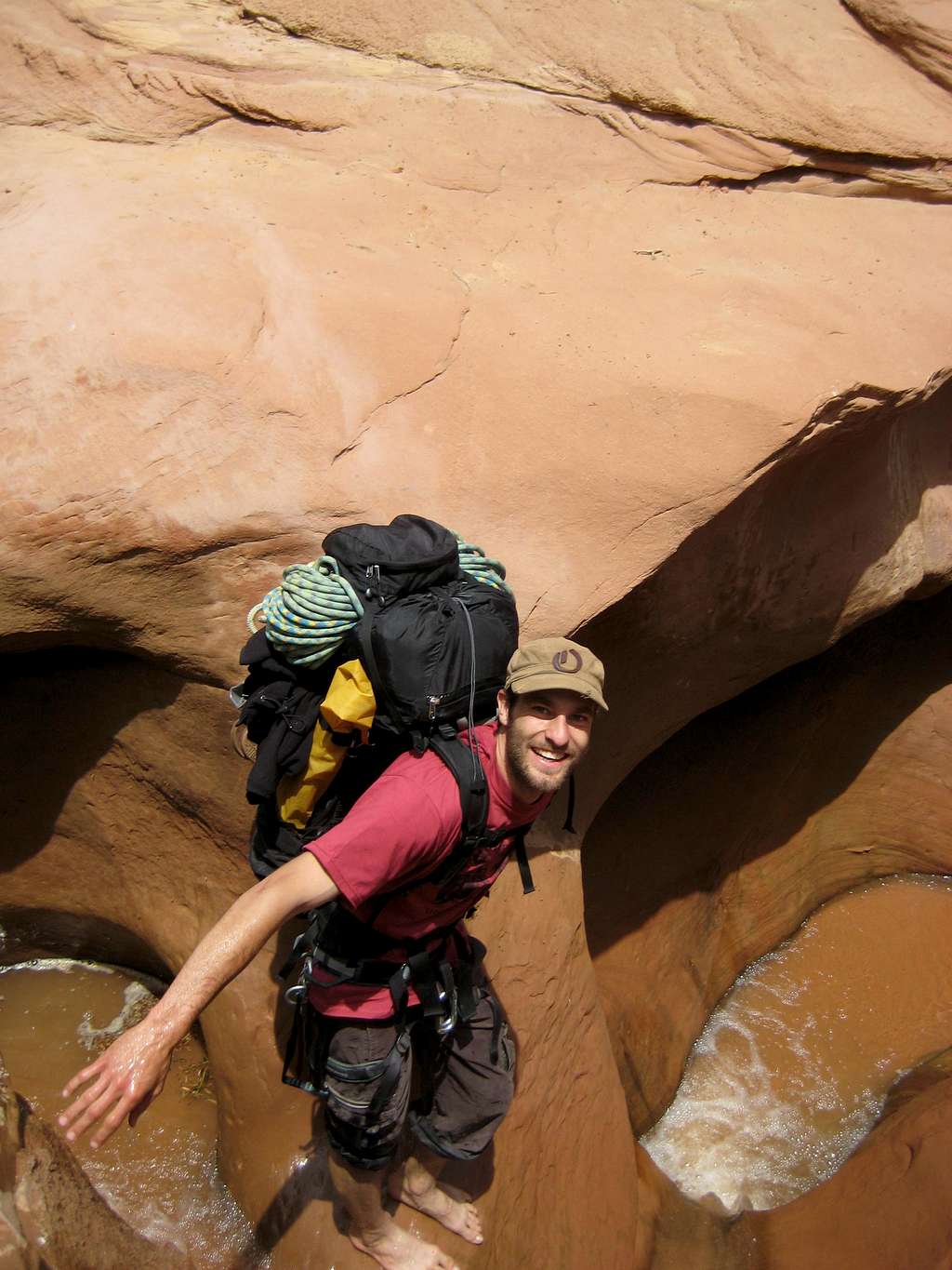 A small slot canyon in Coyote Gulch