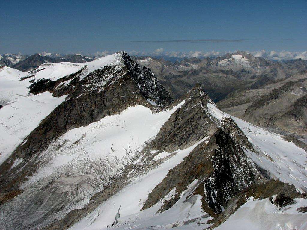 View from the summit ridge of Grosser Geiger, 3360m