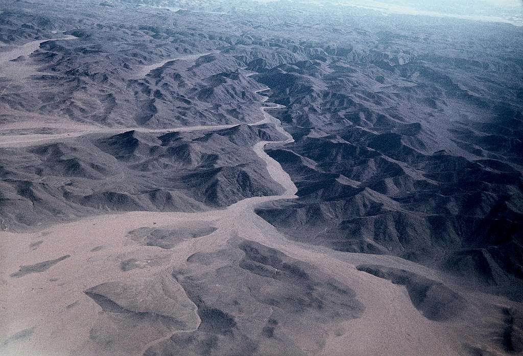  Desert  - seen from a propeller-driven plane