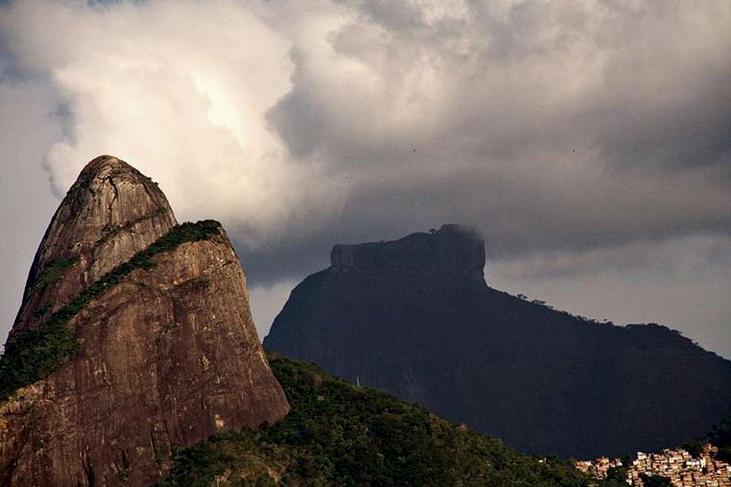 Dois Irmãos and Gávea