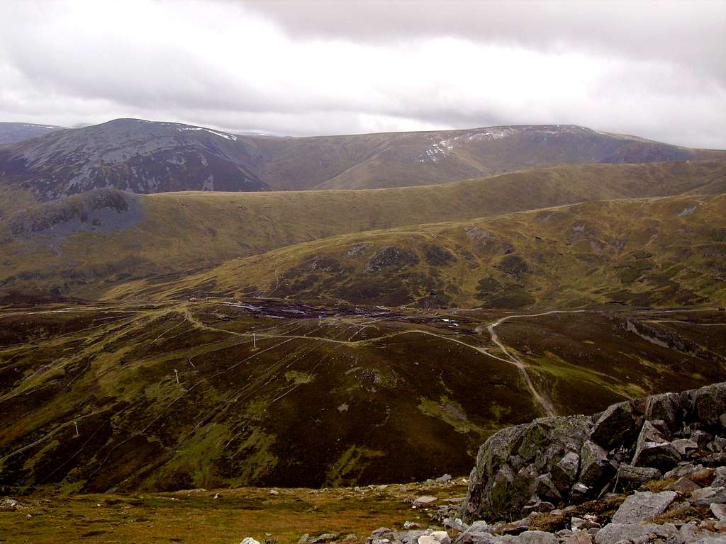 Carn an Tuirc 1019m and Cairn of Claise 1064m