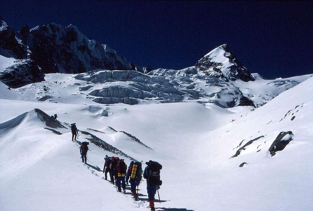 Approaching the Ramdung Glacier