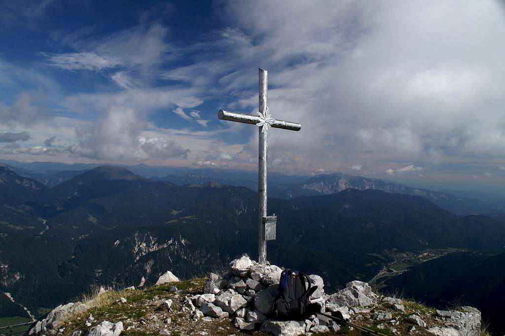 Jôf di Miezegnot summit cross