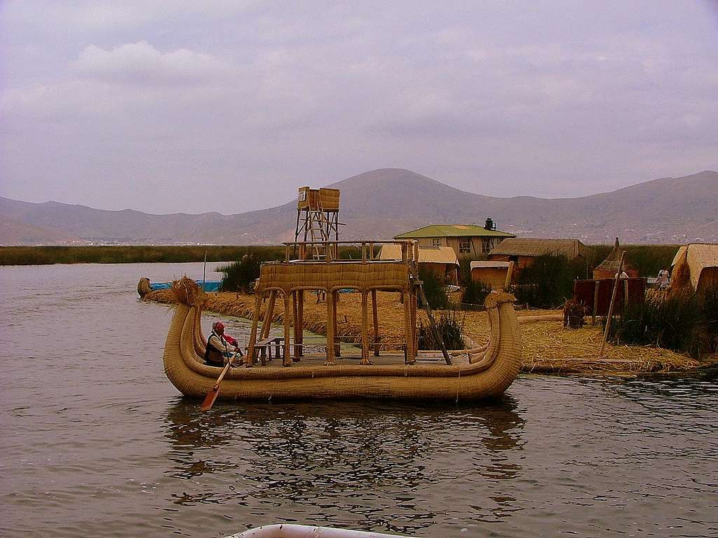 Totora boat. Uros Island.