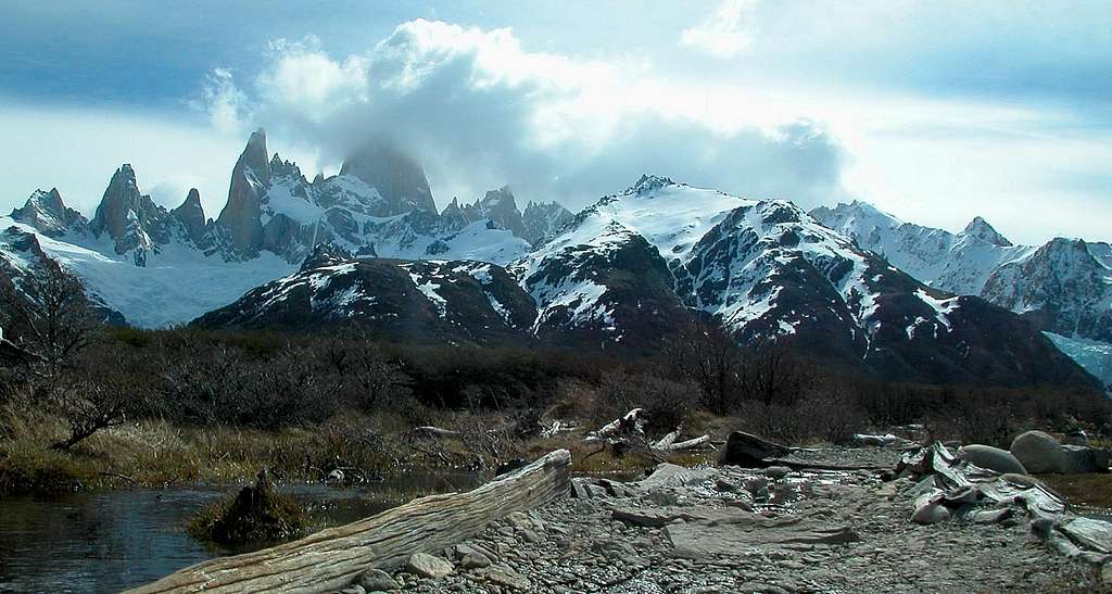 Trail to Campamento Rio Blanco (Patagonia)