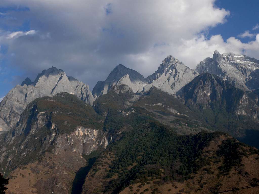 Yulong Xue Shan (5596 m) seen from the gorges