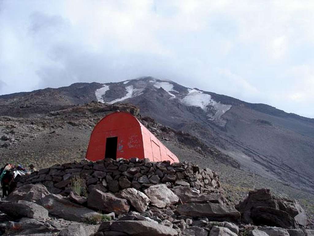 First north hut at 4000 m.