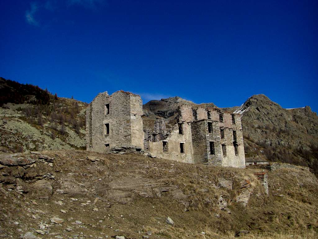 Dondena ruins