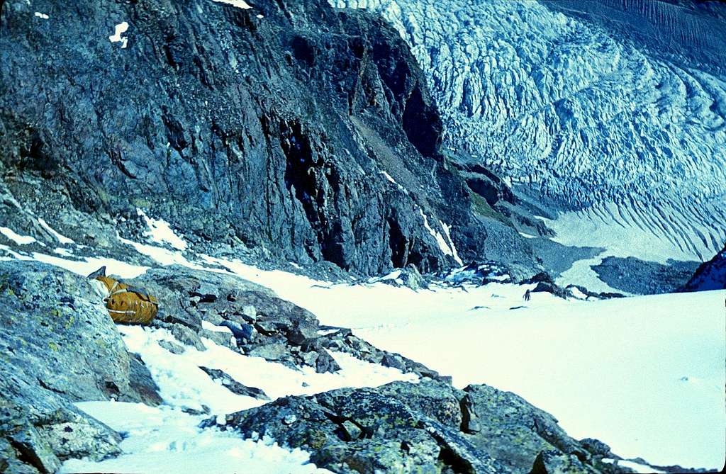 Sloping snowfield at the treshold of Nuamkuan Iceshield Plteau