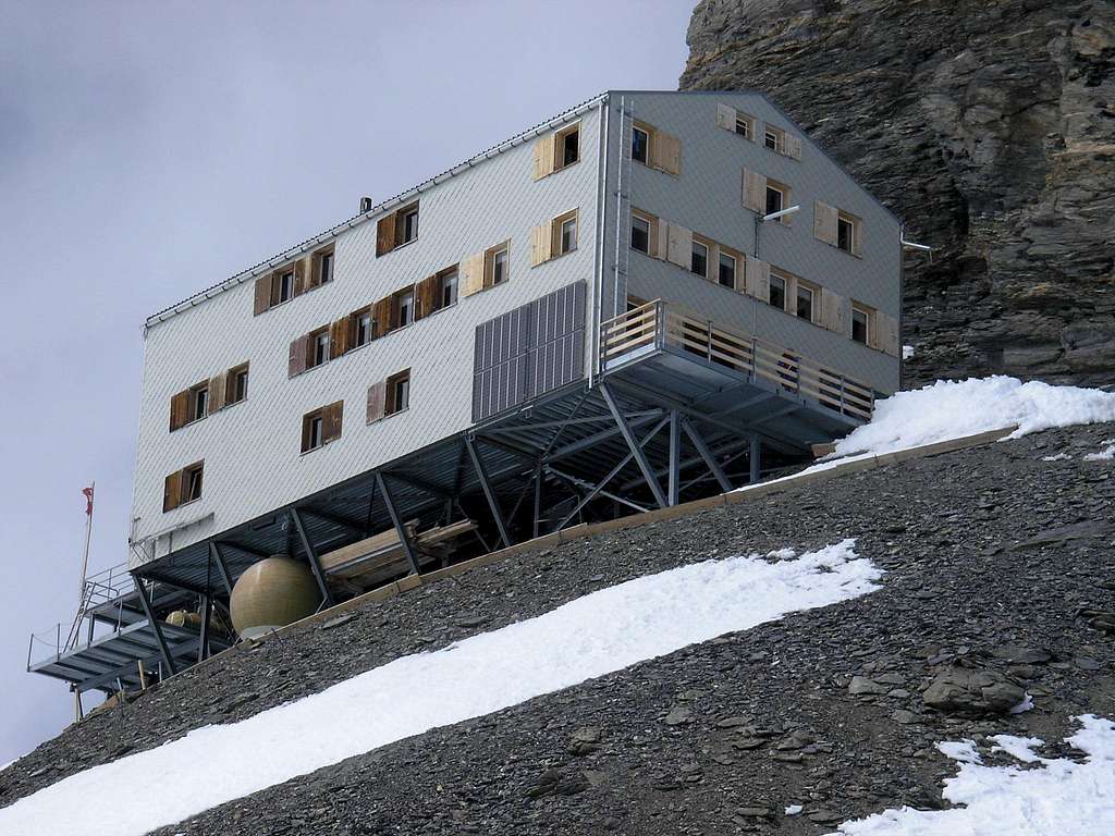 Mönchsjoch hut 3650m (Mönchsjochhütte)