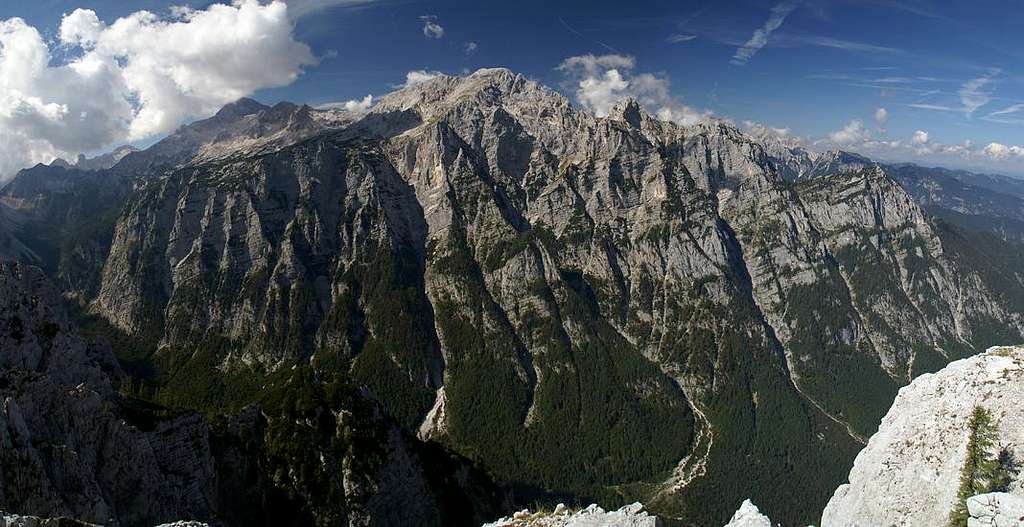 Summit view Mrežce towards the Rjavina Ridge