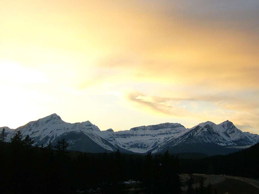sunset on icefield parkway