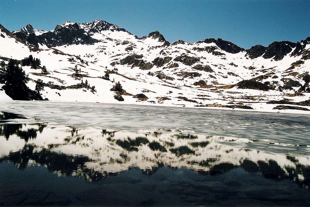 Reflection of Neouvielle in the Lac Nere