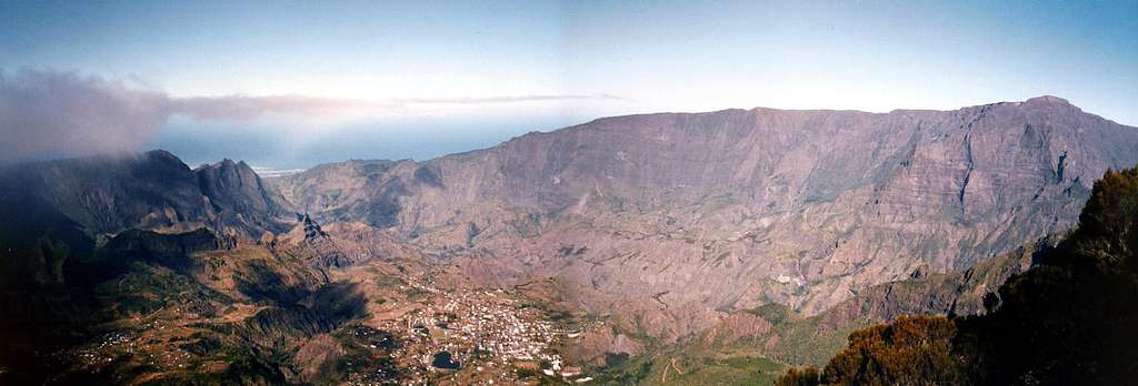 Panoramic view of the Cirque de Cilaos, from the Piton des Neiges