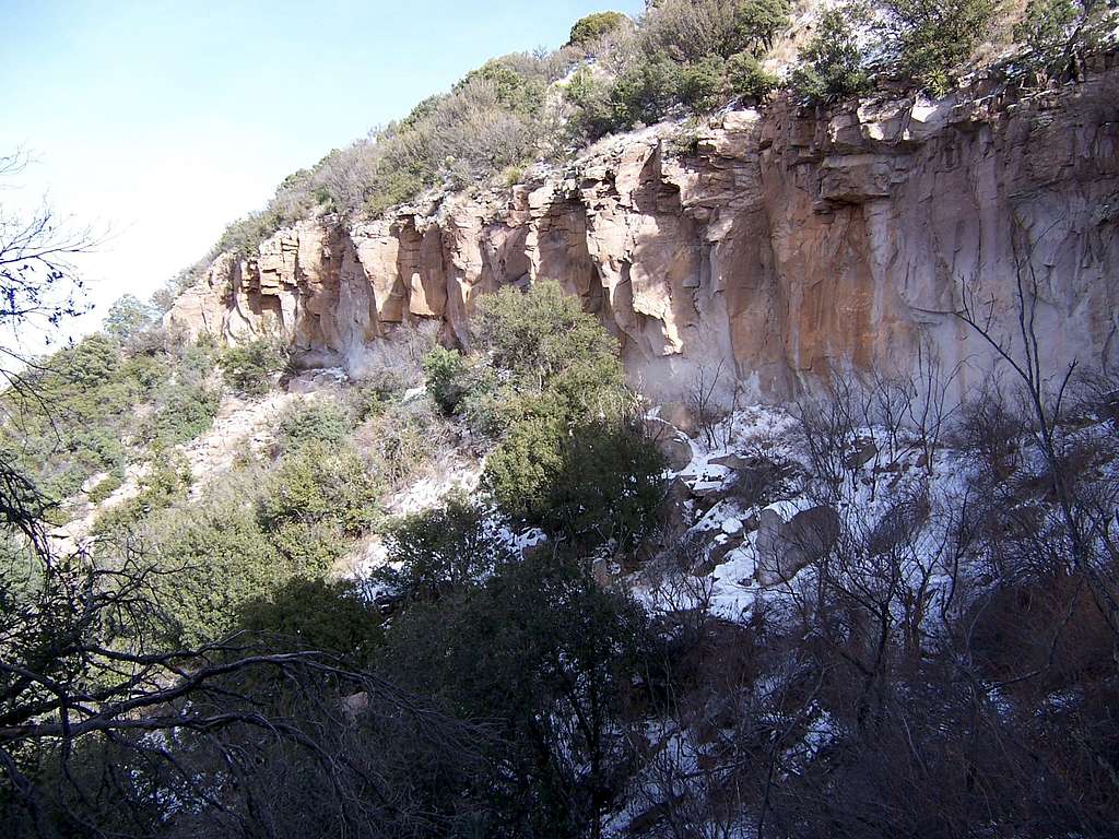 Cliffs along Sugarloaf Mountain Trail