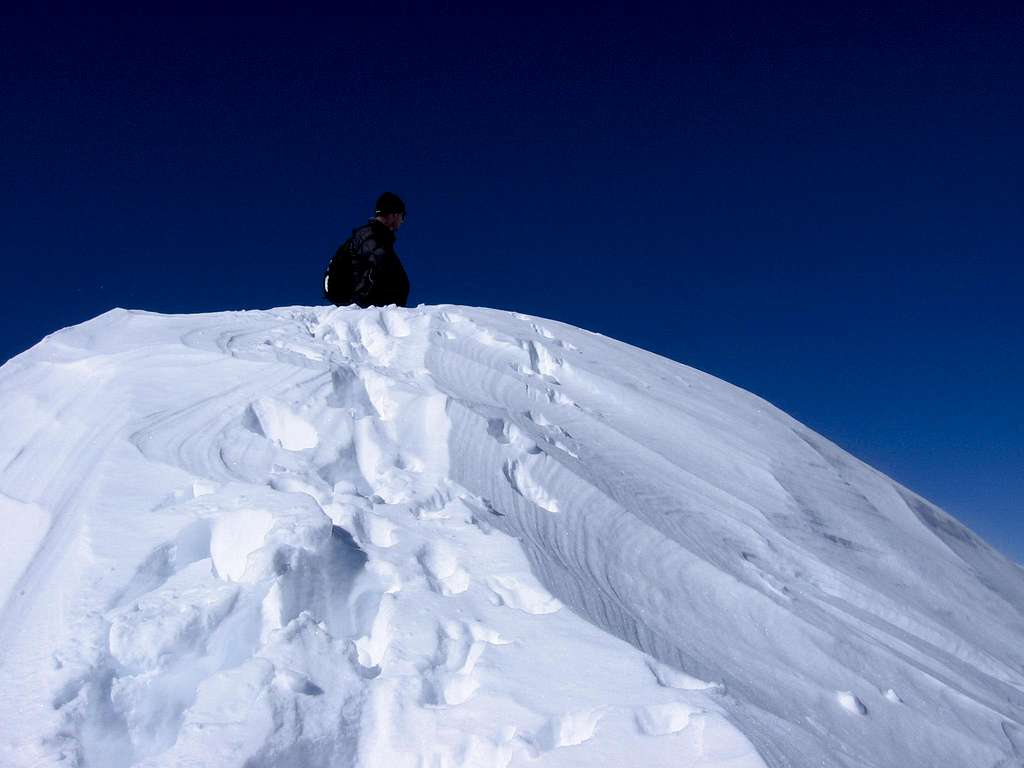 A short snow climb on the ridge