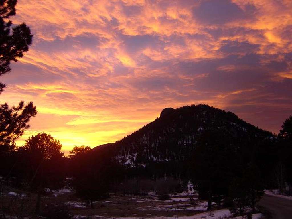 Sunrise from RMNP Beaver...