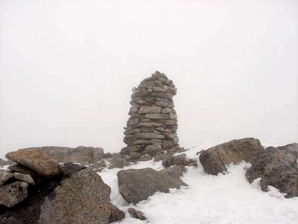 Cairn of fore-summit