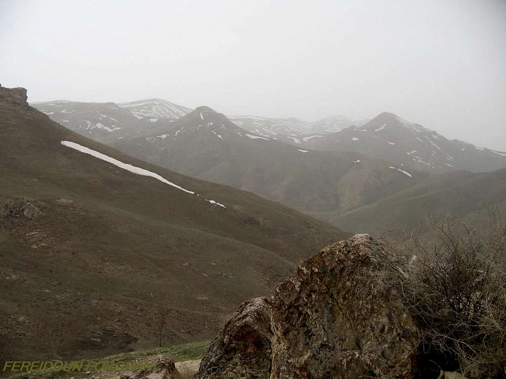 mountains arround Karaftoo