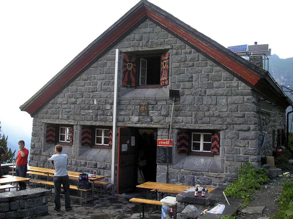 Doldenhorn Hut 1915m