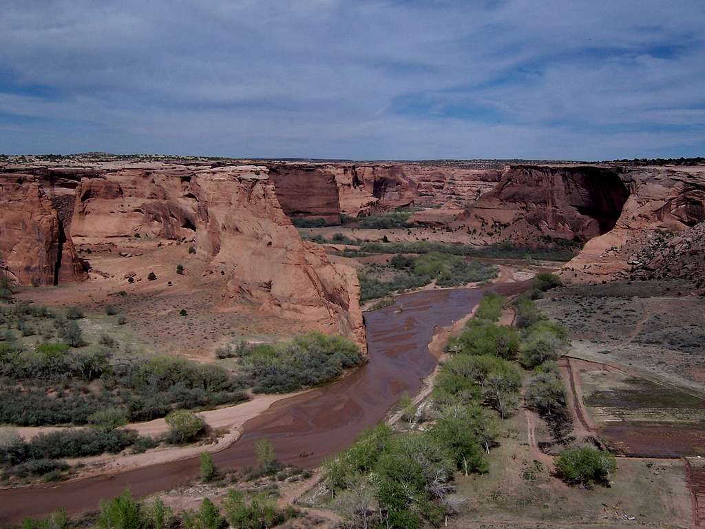 Looking into Canyon de Chelly from the Tsegi Overlook