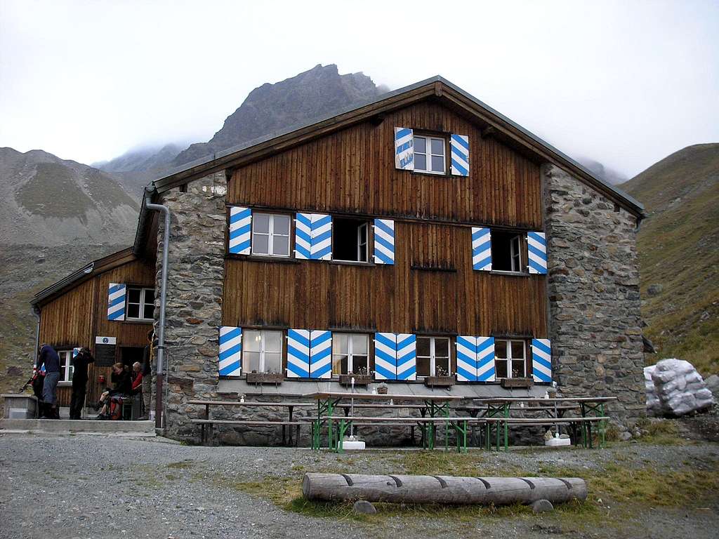 Tuoi Hut 2250m