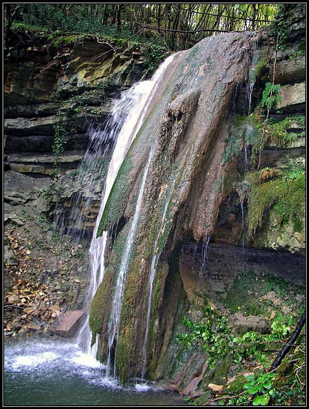 The flow stone waterfall on Vruja creek