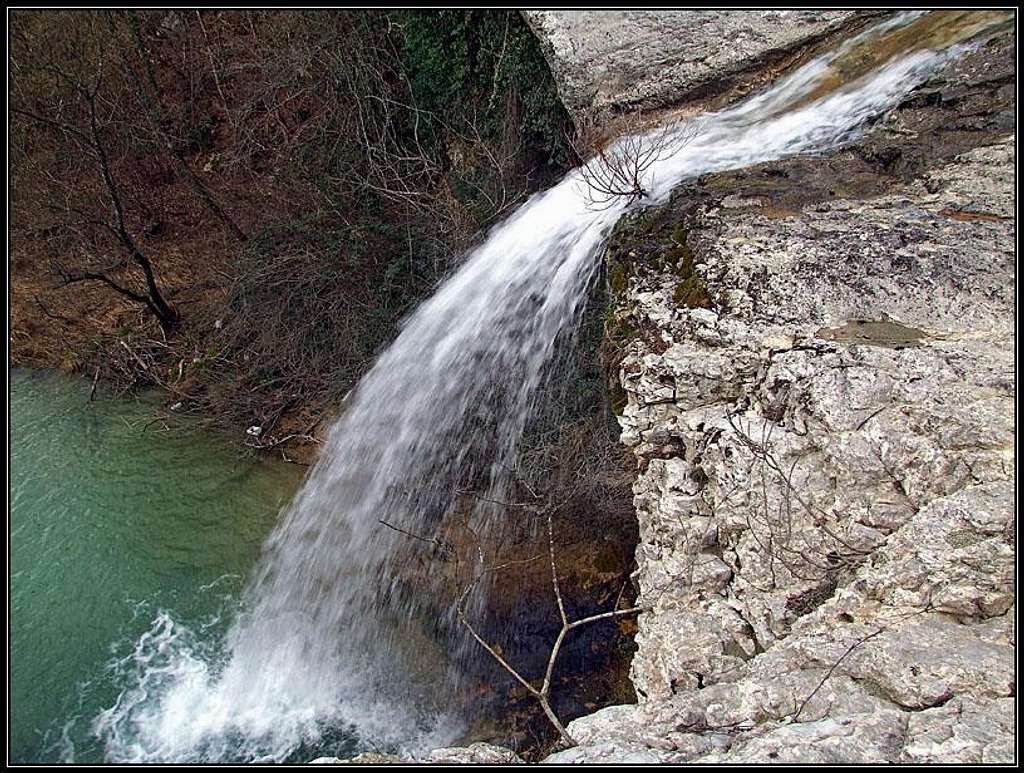 The small Butoniga waterfall