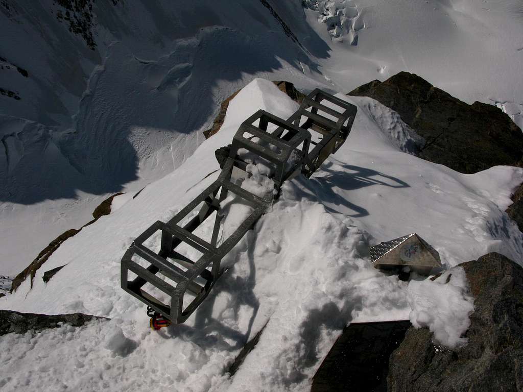 Summitcross of Dufourspitze 4634m